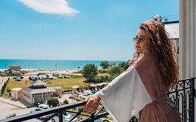 Хотел Аквамарин - Ол инклузив и безплатен достъп до плажа